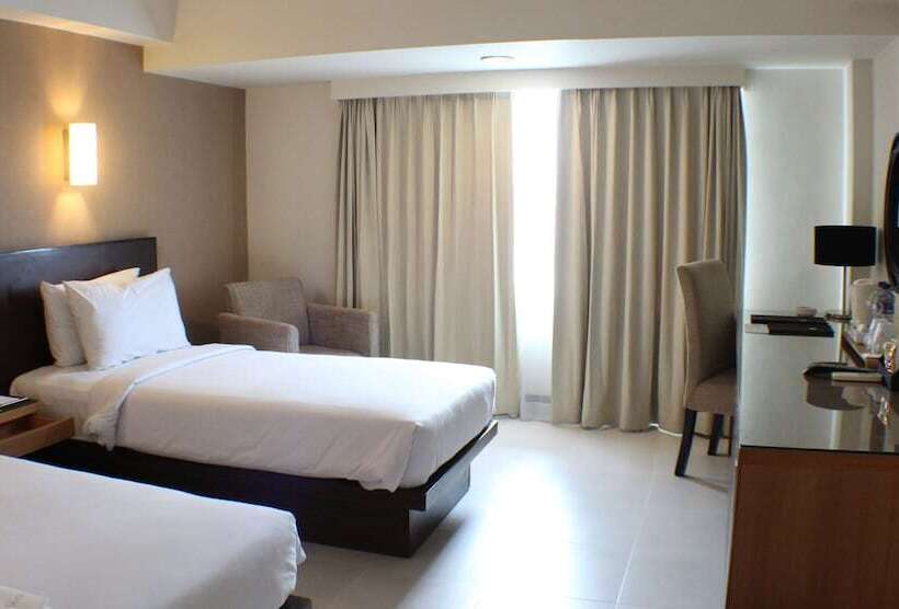 اتاق لوکس, Santika Pandegiling Surabaya