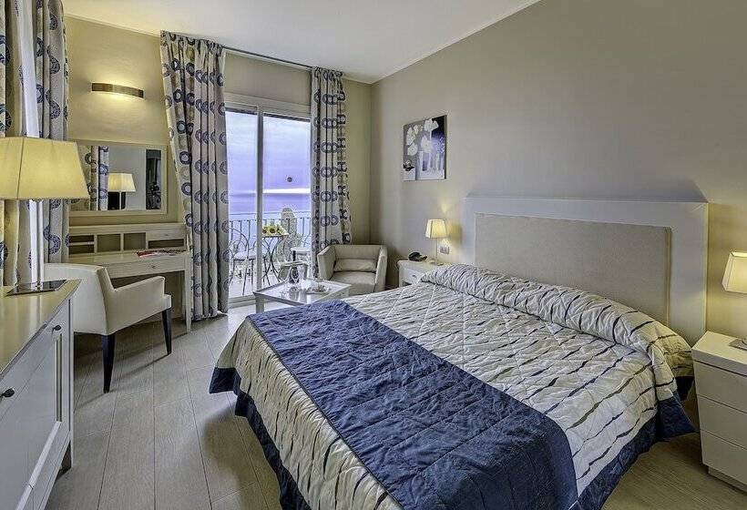 Трехместный Superior Вид на Море, Ariston And Palazzo Santa Caterina