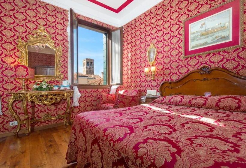 اتاق استاندارد سه نفره, Antica Locanda Sturion Residenza D Epoca