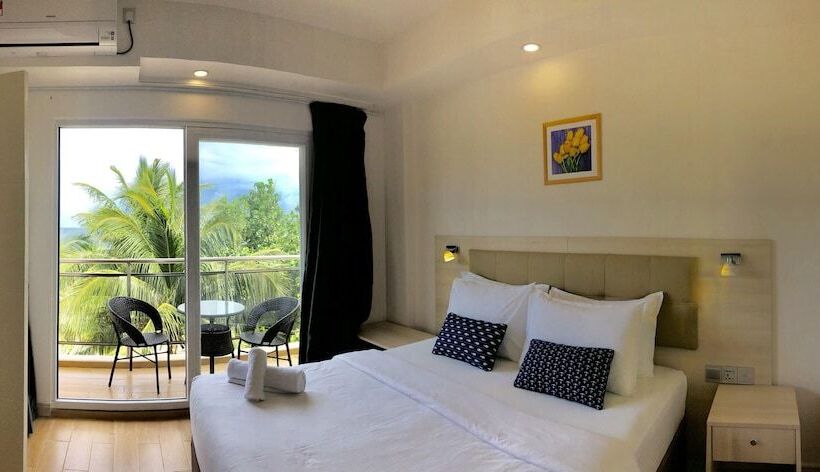 اتاق خانوادگی تودرتو, Icom Marina Sea View