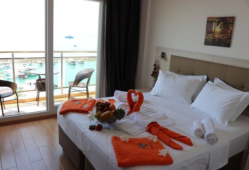 اتاق خانوادگی تودرتو, Icom Marina Sea View