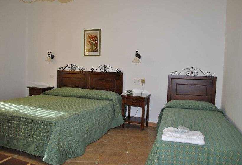 Номер Стандарт Трехместный, Ristorante Borgo La Tana