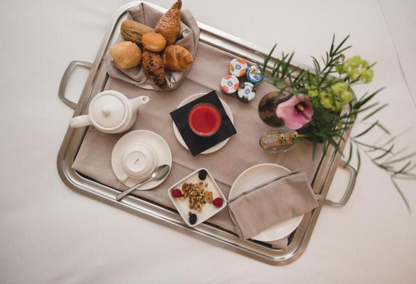اتاق کلاسیک, Starhotels Michelangelo Rome