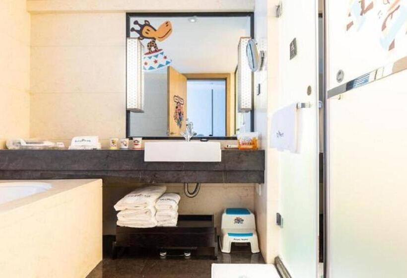 Люкс Семейный 2 Спальни, Ramada By Wyndham Zhenjiang City Center