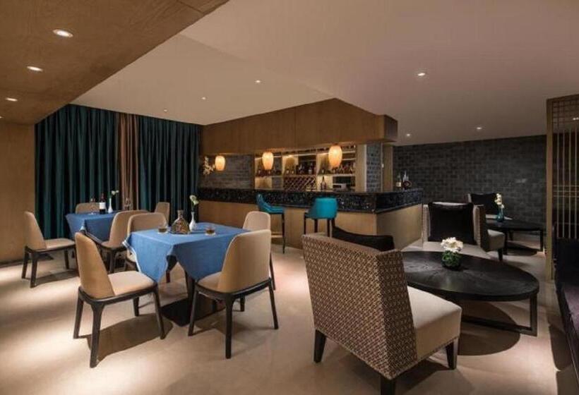 Номер Executive Кровать Кинг, Ramada By Wyndham Zhenjiang City Center