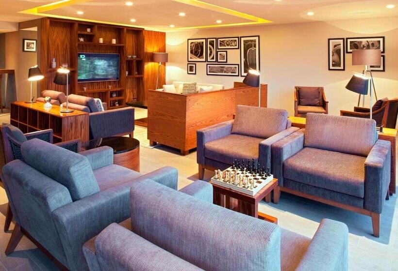 Club Room King Bed, Marriott Tuxtla Gutierrez