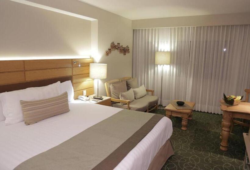 Club Room King Bed, Marriott Tuxtla Gutierrez