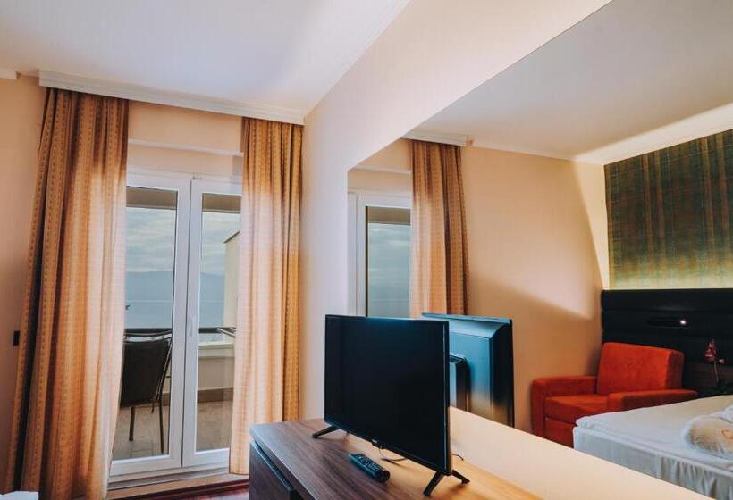 اتاق استاندارد با چشم‌انداز دریاچه, Inex Olgica Hotel & Spa