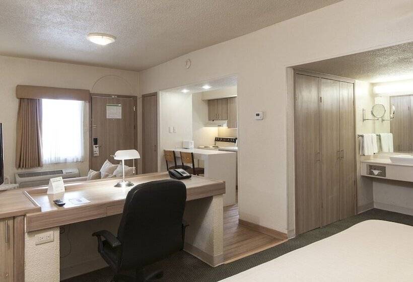 سوئیت 2 خوابه, Holiday Inn Hotel & Suites Chihuahua, An Ihg