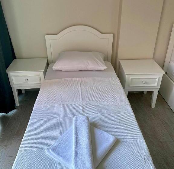 اتاق لوکس سه تخته, Cilek Butik Otel
