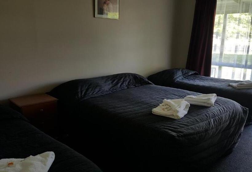 Люкс 2 Спальни, High Country Lodge, Motels & Backpackers
