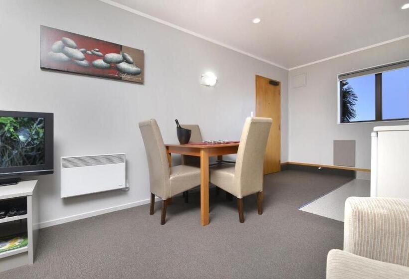 자쿠지 스위트, Knightsbridge Court Motor Lodge
