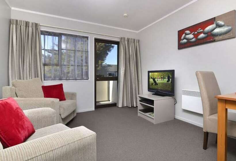 자쿠지 스위트, Knightsbridge Court Motor Lodge