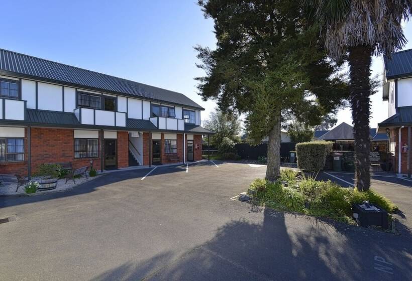자쿠지 스위트, Knightsbridge Court Motor Lodge
