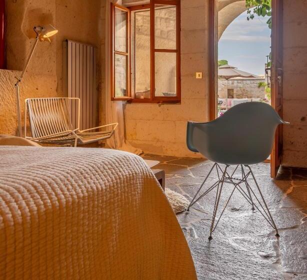 اتاق استاندارد, Serinn House