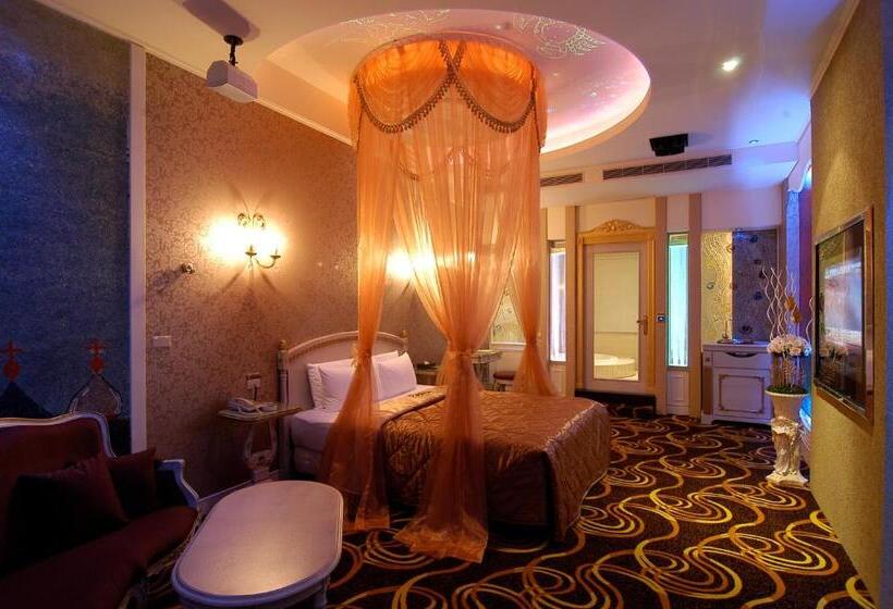 اتاق سوپریور, Romantic Code Art Motel