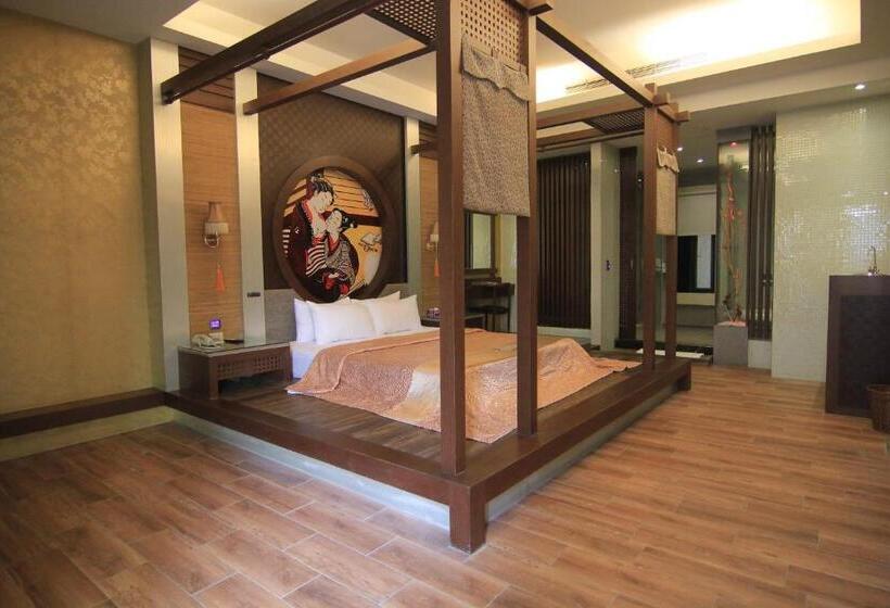اتاق عادی, Romantic Code Art Motel