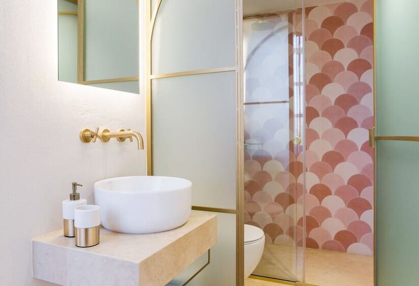 استوديو إدارى, Neratze Hammam Suites