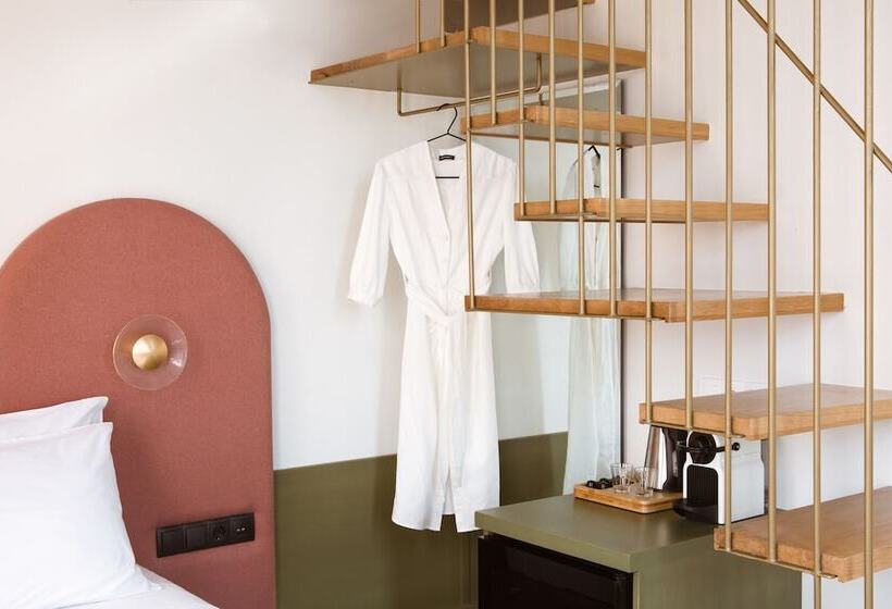استوديو إدارى, Neratze Hammam Suites