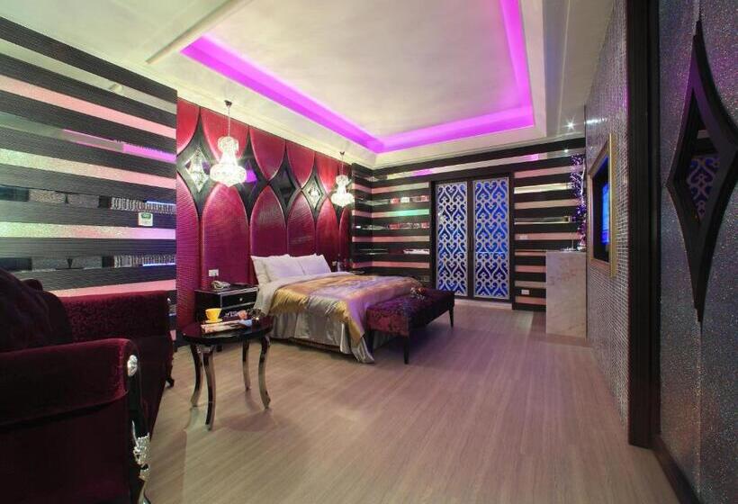 اتاق استاندارد با وان آب گرم, Roman Vacation Motel