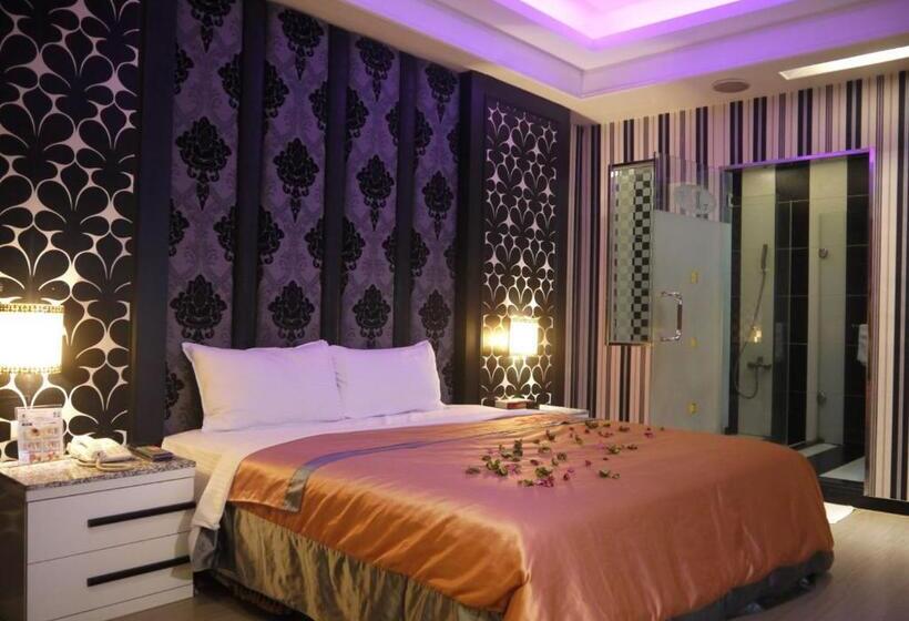 اتاق استاندارد, Roman Vacation Motel
