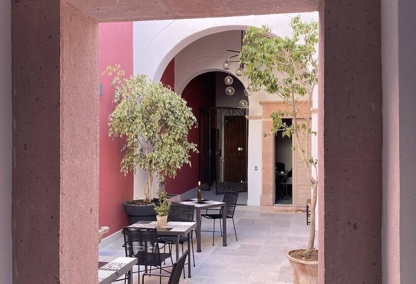 اتاق لوکس, Casa Once