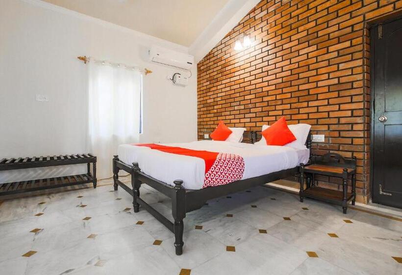 اتاق کلاسیک سه تخته, La Petite By Oyo Rooms