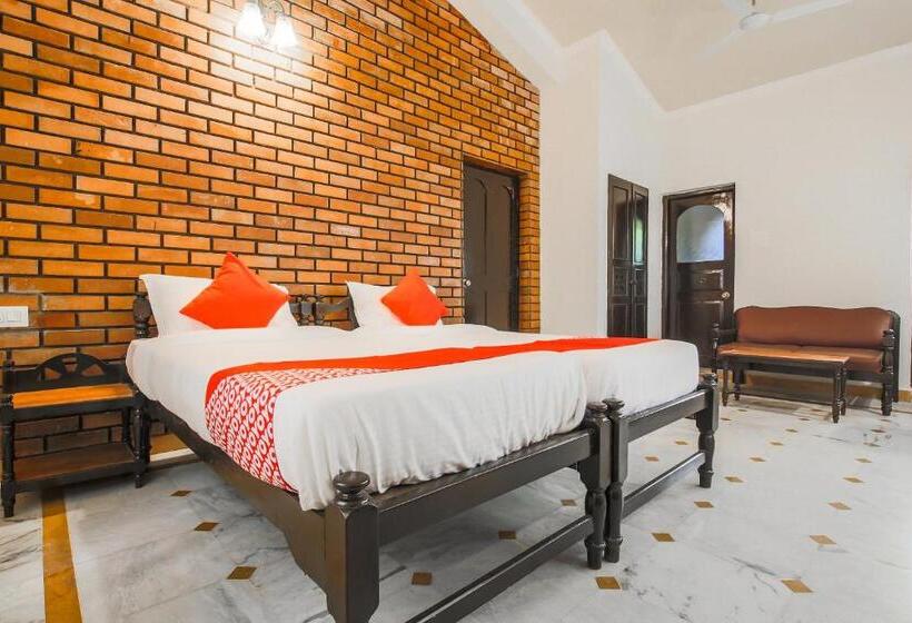 اتاق کلاسیک سه تخته, La Petite By Oyo Rooms