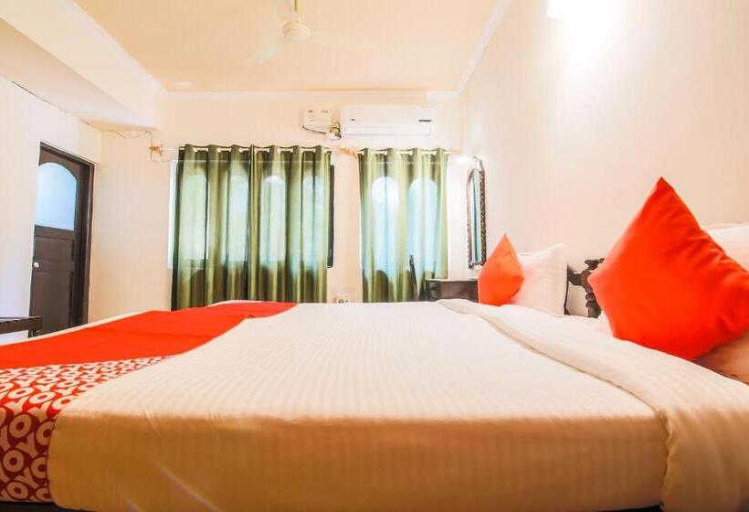 اتاق کلاسیک سه تخته, La Petite By Oyo Rooms