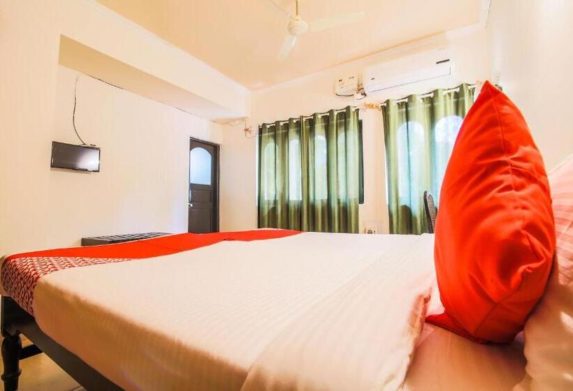 اتاق کلاسیک سه تخته, La Petite By Oyo Rooms