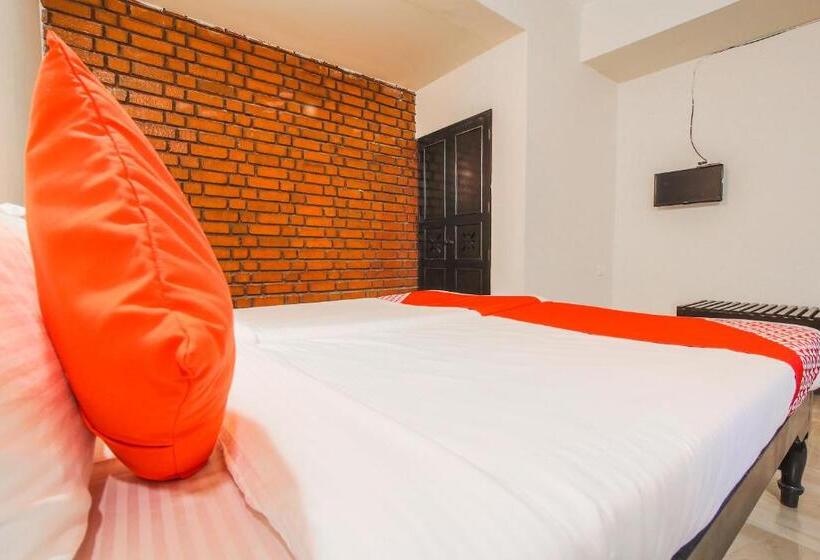 اتاق کلاسیک سه تخته, La Petite By Oyo Rooms