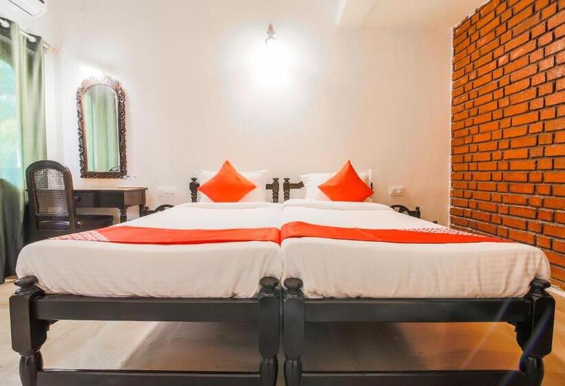 اتاق کلاسیک سه تخته, La Petite By Oyo Rooms