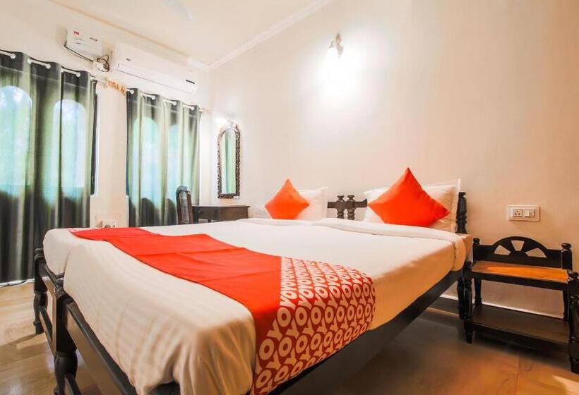اتاق کلاسیک سه تخته, La Petite By Oyo Rooms