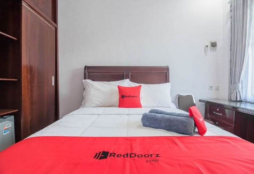 Номер Стандарт, Reddoorz Syariah Near Sepinggan Airport Balikpapan