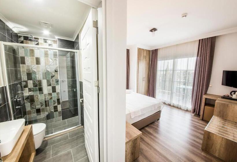 اتاق استاندارد با بالکن و چشم‌انداز دریا, Dekatria Rooms&aparts