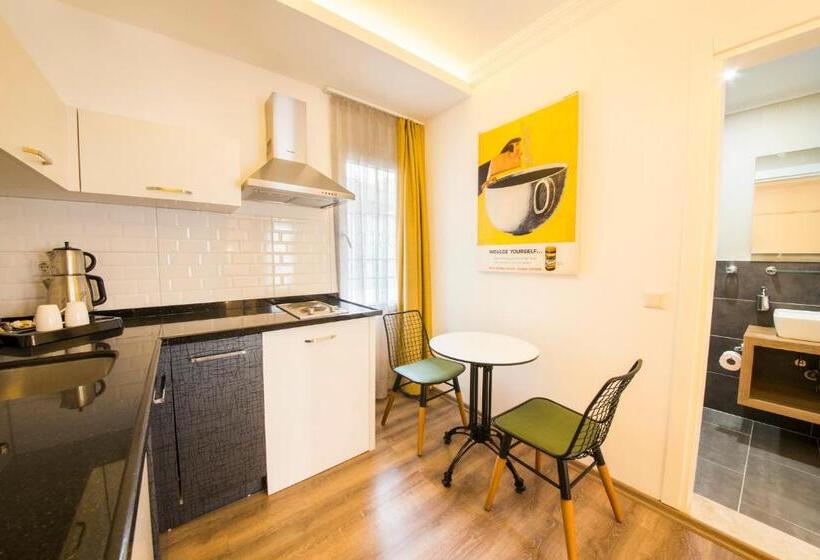 استودیوی استاندارد, Dekatria Rooms&aparts