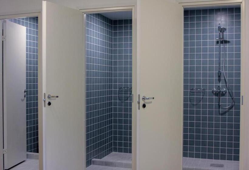اتاق استاندارد با سرویس بهداشتی مشترک, Villa Kadriorg Hostel