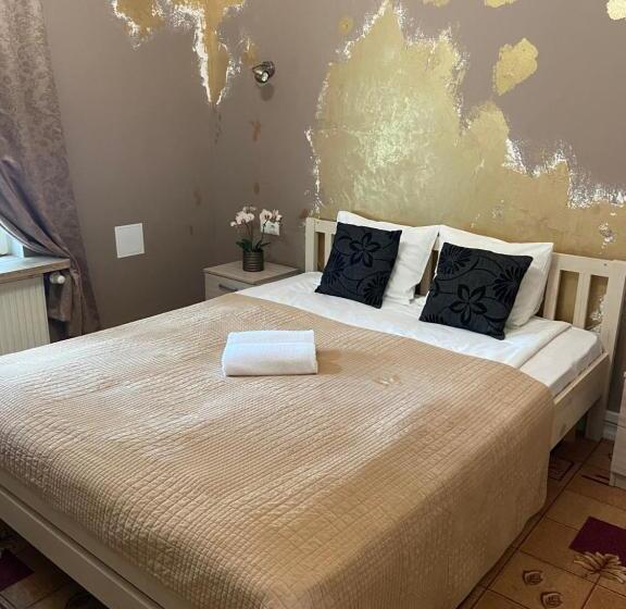 اتاق راحتی سه تخته, Villa Kadriorg Hostel