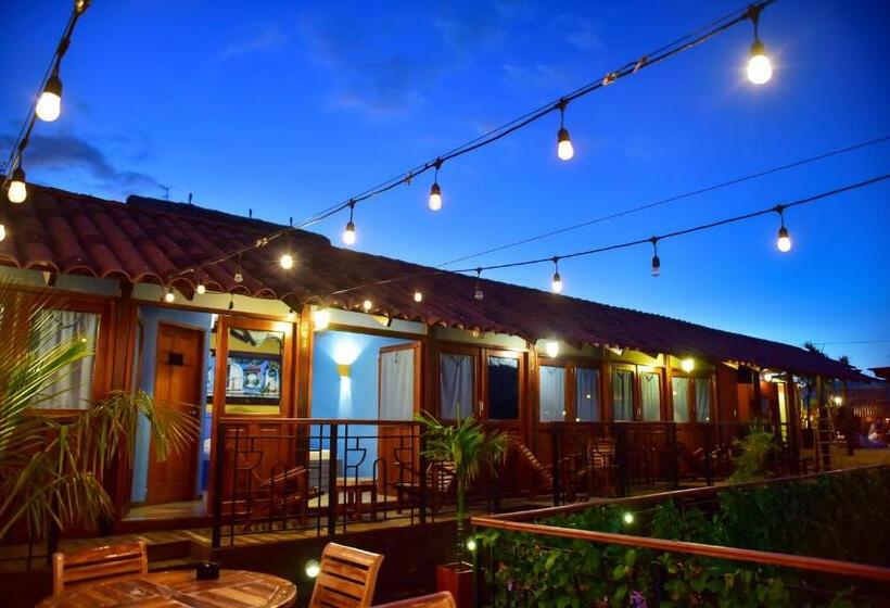 Quarto Estandar com Terraço, La Brisa Loca Hostel