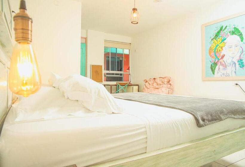 Quarto Deluxe Cama King, La Brisa Loca Hostel