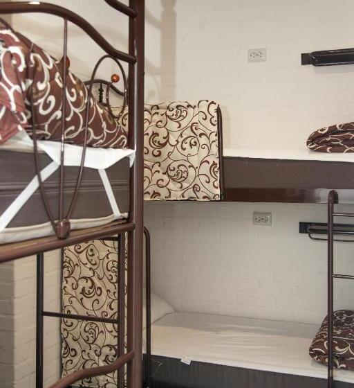 تختخواب در اتاق مشترک, Z Hostel