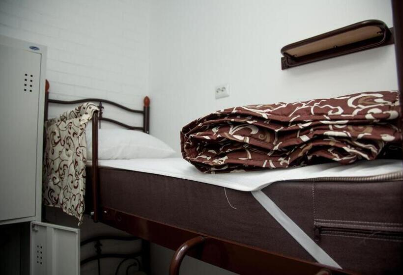 تختخواب در اتاق مشترک, Z Hostel