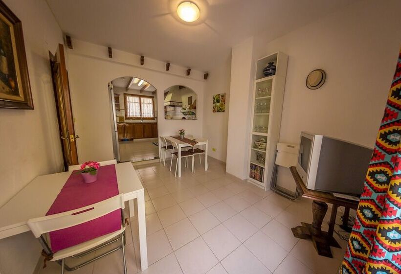 آپارتمان اکونومی 1 خوابه, Casa Camino Al Castillo