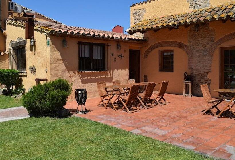 Семейные Апартаменты, Masia Ca La Caputxeta & Golf