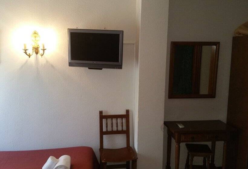 Номер Стандарт Трехместный, Hostal Boal