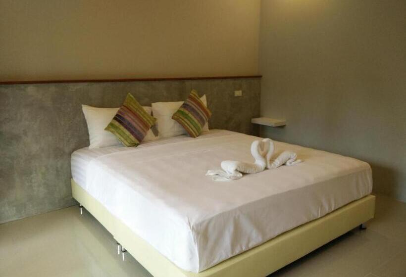 Quarto Estandar, Benjamin S Hut
