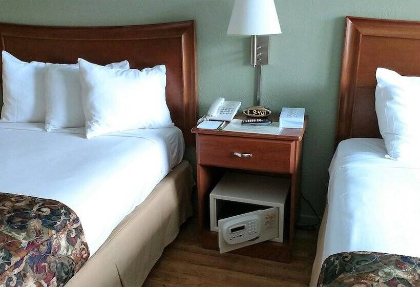 اتاق استاندارد با چشم‌انداز استخر, Marlane Motel