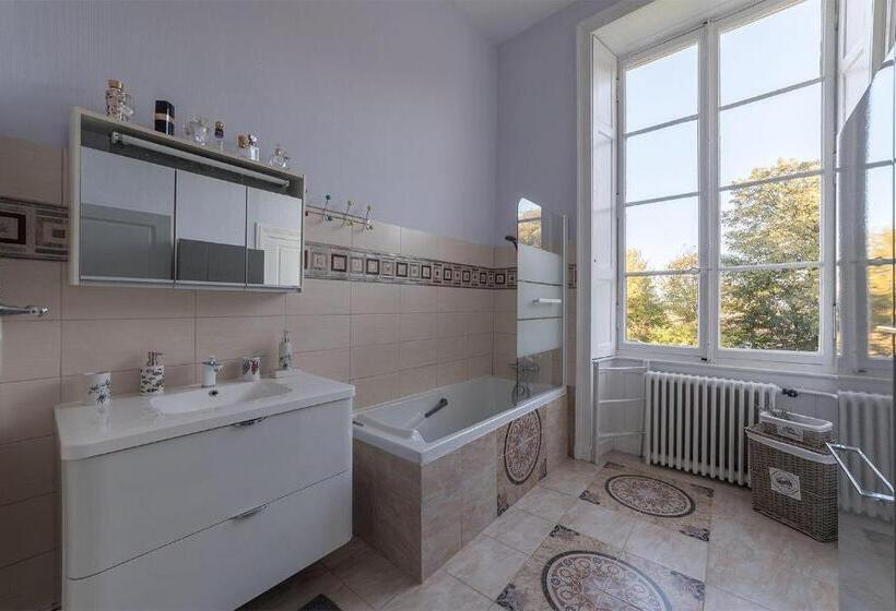 Люкс Повышенной Комфортности, Chambre D Hotes La Maison De Maître