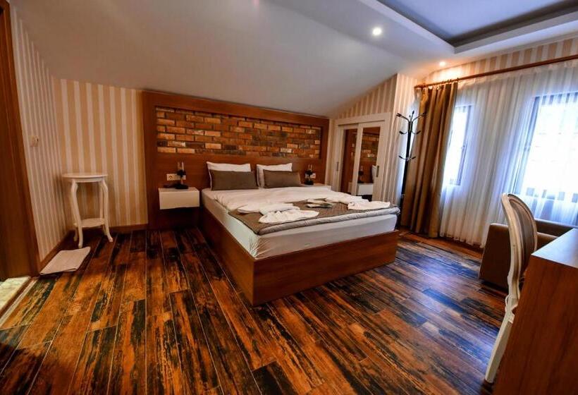 سوئیت با تخت بزرگ, Serah Residence