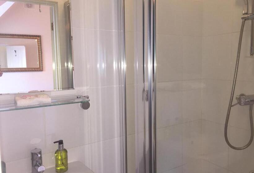 اتاق استاندارد, Shrubbery Guest House